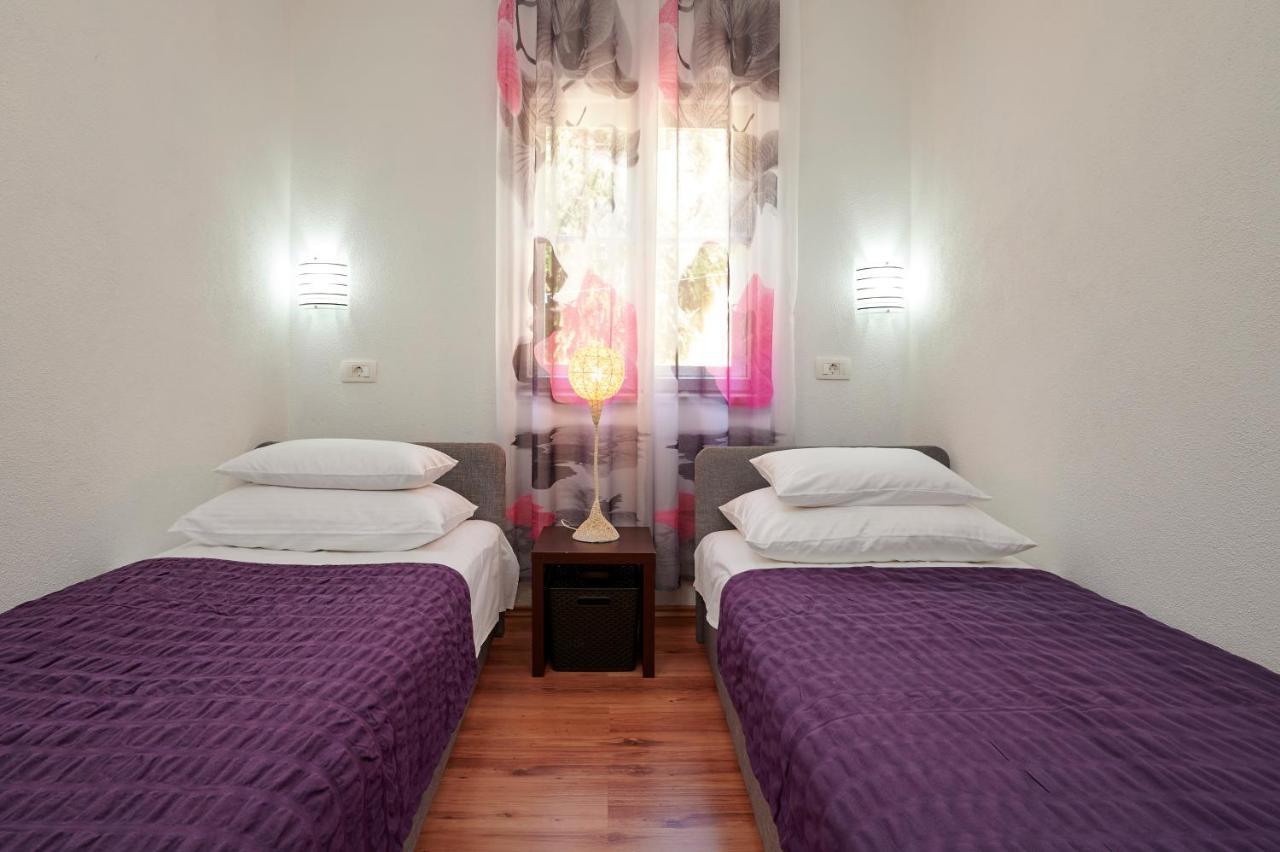 Unique House Split Villa Luaran gambar